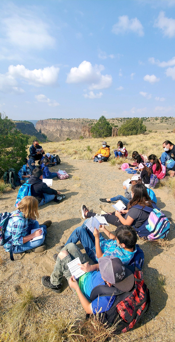 4th-graders-rest-and-journal-trip-to-monument